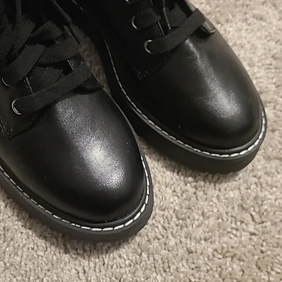 EUC/NWOT Madden NYC Black Leather White Stich Combat Boots Women's Sz 8 - Picture 3 of 12